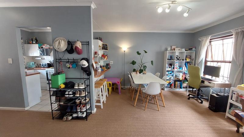 To Let 2 Bedroom Property for Rent in Oakglen Western Cape